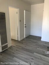 7325 Sepulveda Blvd in Los Angeles, CA - Foto de edificio - Building Photo