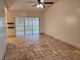 612 SW 8th Ct in Cape Coral, FL - Building Photo