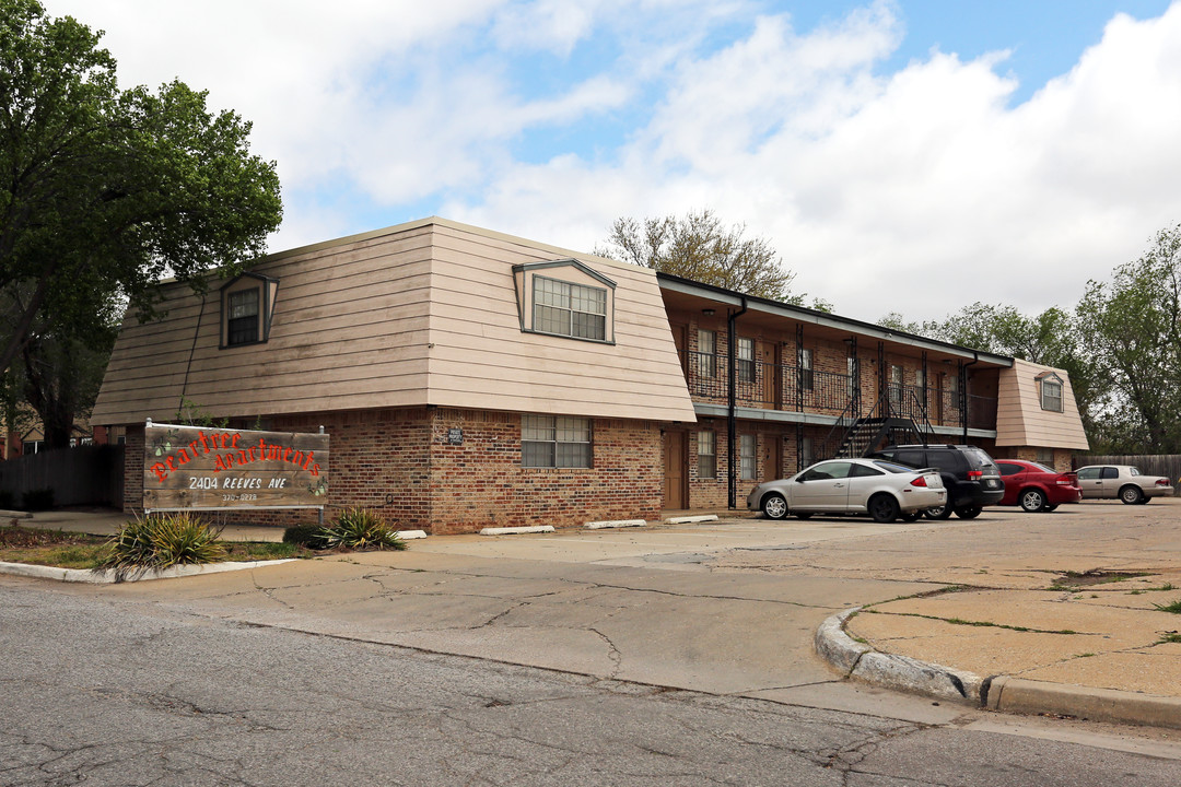 Peartree Apartments in Oklahoma City, OK - Building Photo