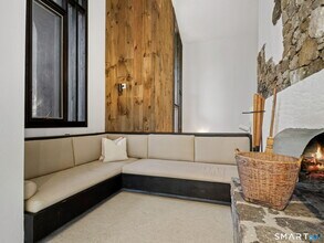 484 Cognewaugh Rd in Greenwich, CT - Building Photo - Building Photo