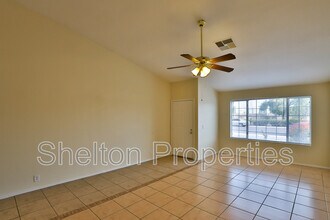 8963 W Ocotillo Rd in Glendale, AZ - Building Photo - Building Photo