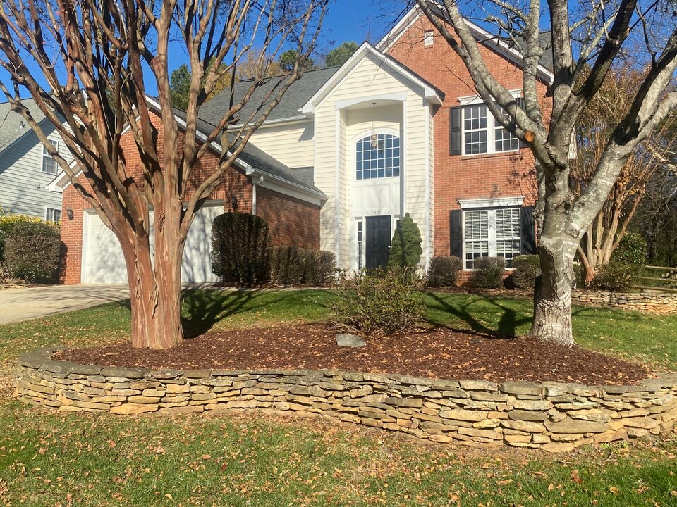 13237 Fremington Rd in Huntersville, NC - Building Photo