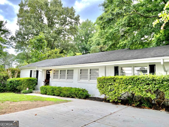 2591 Skyland Dr NE in Atlanta, GA - Building Photo - Building Photo