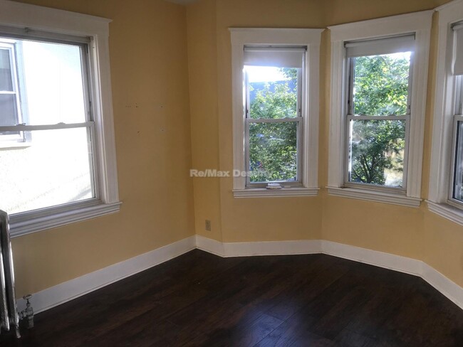 196 Sherman St, Unit 1 in Cambridge, MA - Building Photo - Building Photo