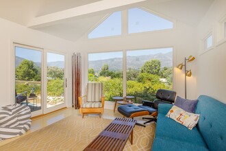 62 Taormina Ln in Ojai, CA - Building Photo - Building Photo