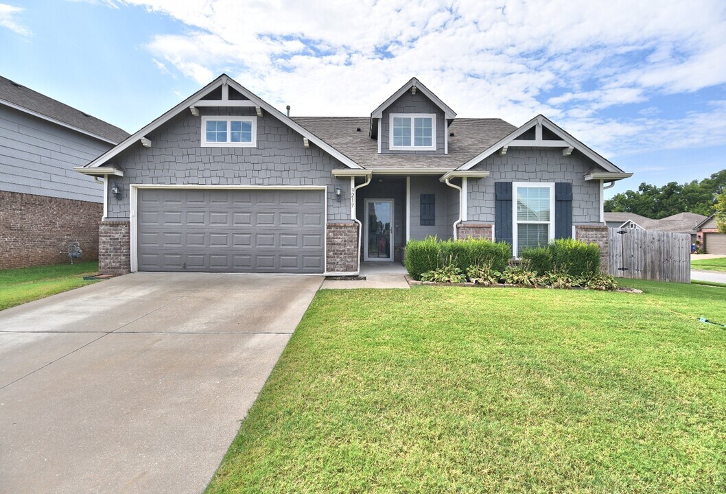 3217 W El Dorado St in Broken Arrow, OK - Building Photo
