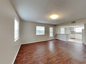 329 Deer Creek Rd in Everman, TX - Building Photo - Building Photo