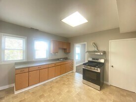 7 Commercial St in Nashua, NH - Building Photo