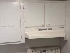 8100 Sunrise Lakes Blvd in Sunrise, FL - Building Photo - Building Photo