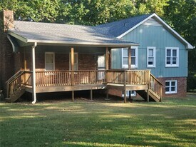 160 Tyus Carrollton Rd in Carrollton, GA - Building Photo