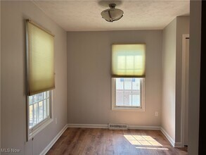 8222 Chester Pkwy in Cleveland, OH - Building Photo - Building Photo