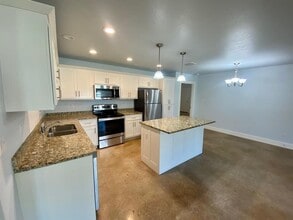 300 Pendergrass St in Smithville, TX - Building Photo - Building Photo