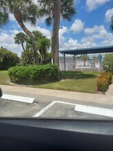 2590 Barkley Dr E in West Palm Beach, FL - Building Photo - Building Photo