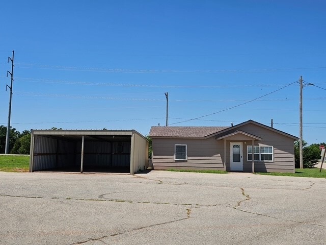 property at 1520 S 4th St