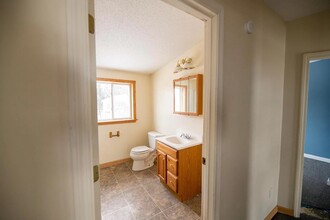 96 Bosworth St, Unit 1 in Old Town, ME - Building Photo - Building Photo