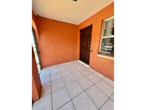 3729 SE 12th Ave in Cape Coral, FL - Building Photo - Building Photo