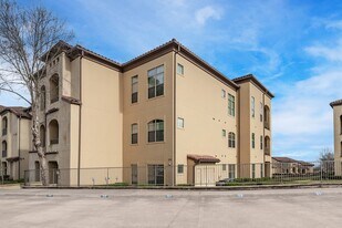 17040 W Farm To Market 1097 in Montgomery, TX - Building Photo