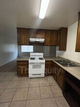 10730 Railroad Ave in Armona, CA - Building Photo - Building Photo