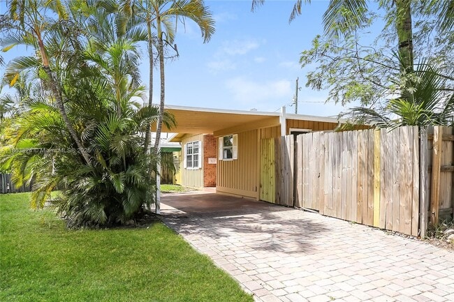 317 NW 49th St in Fort Lauderdale, FL - Building Photo - Building Photo