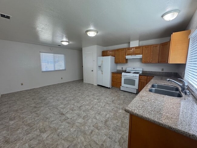 7338 Corsica Ct in Rohnert Park, CA - Building Photo - Building Photo