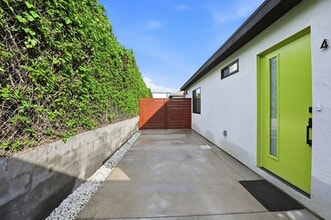 2735 Broadway in San Diego, CA - Building Photo - Building Photo