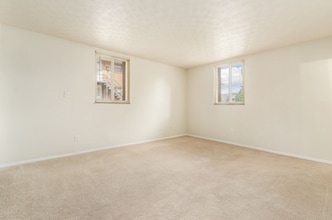 4443 Mobile Dr in Columbus, OH - Building Photo - Building Photo