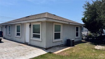 17 N Pablo St in Edinburg, TX - Building Photo