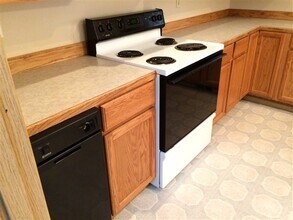 2147-2149 SW Canyon Dr in Redmond, OR - Building Photo - Building Photo