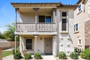 1382 S Sabino Dr in Gilbert, AZ - Building Photo