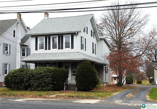 property at 735 W Broad St