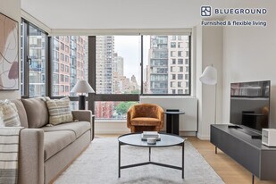 255 W 94th St in New York, NY - Building Photo