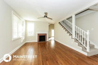 307 W Due West Ave in Nashville, TN - Foto de edificio - Building Photo