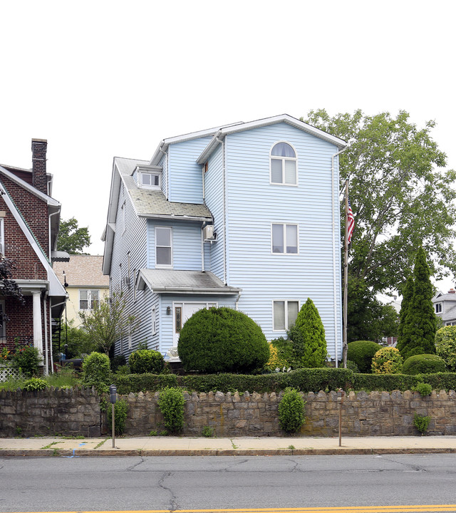 614 Yonkers Ave in Yonkers, NY - Foto de edificio