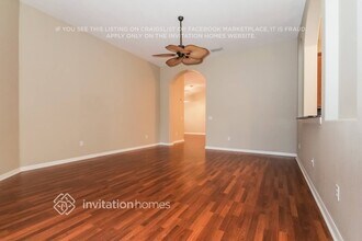 11329 Callaway Pond Dr in Riverview, FL - Foto de edificio - Building Photo