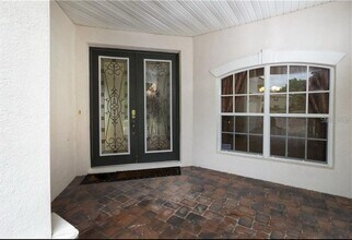 18020 Maui Isle Dr in Tampa, FL - Building Photo - Building Photo