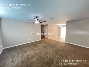 3749 SE 135th Ln in Summerfield, FL - Building Photo - Building Photo