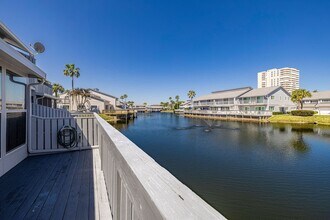 4949 N Hwy A1A in Fort Pierce, FL - Foto de edificio - Building Photo