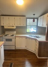 196 Store Ln in Jellico, TN - Building Photo - Building Photo