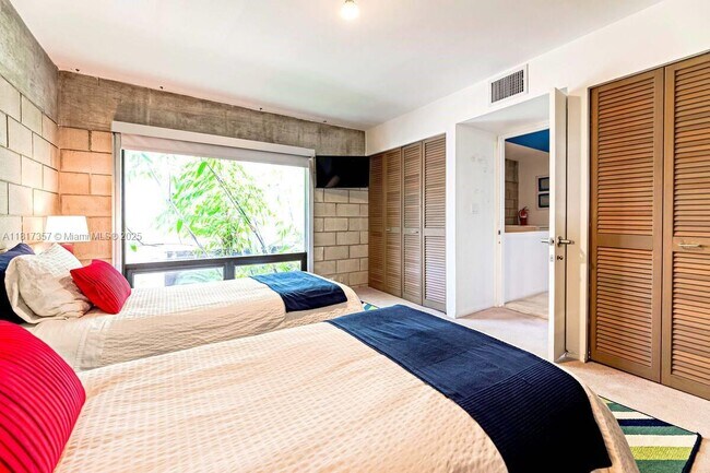 322 Hendricks Isle in Fort Lauderdale, FL - Building Photo - Building Photo