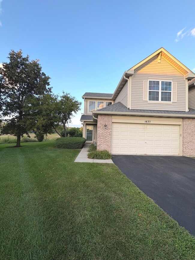 property at 1635 S Candlestick Way