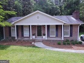 6625 Wright Rd NE in Atlanta, GA - Building Photo