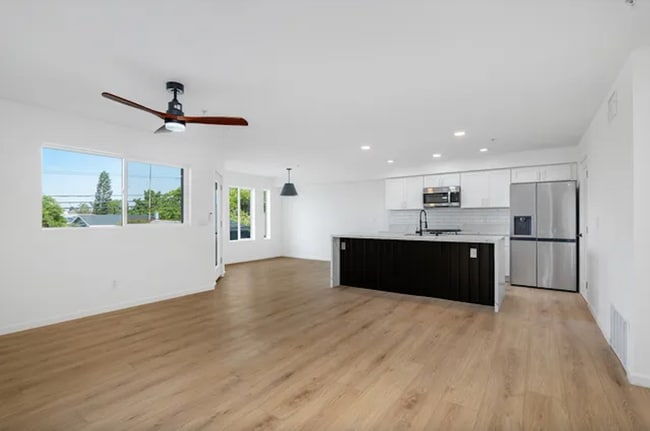 4586 Hamilton St in San Diego, CA - Building Photo - Building Photo