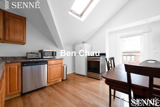 10 Trowbridge St, Unit 3 in Cambridge, MA - Building Photo - Building Photo