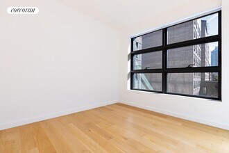 547 W 47th St in New York, NY - Building Photo - Building Photo