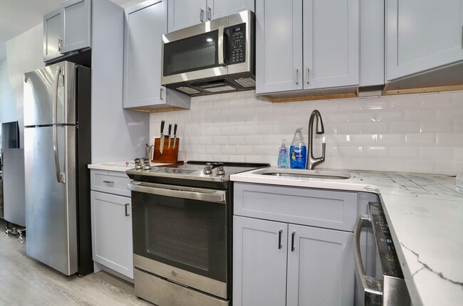 310 Madison St in Hoboken, NJ - Building Photo - Building Photo