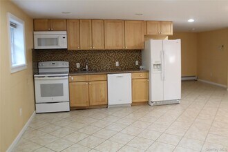 23 Primrose St in Katonah, NY - Building Photo - Building Photo