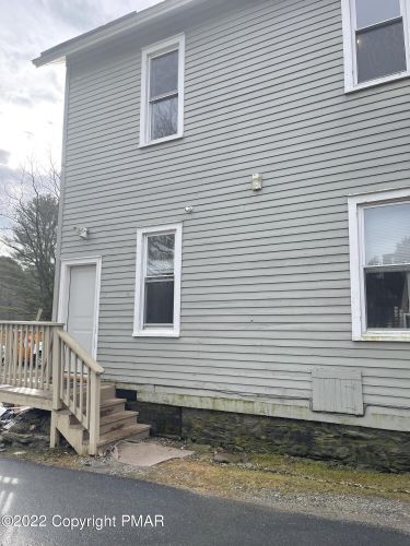 222 Learn Rd-Unit -2nd Fl in Tannersville, PA - Foto de edificio - Building Photo