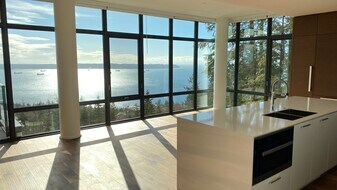 3101 Burfield Pl in West Vancouver, BC - Building Photo