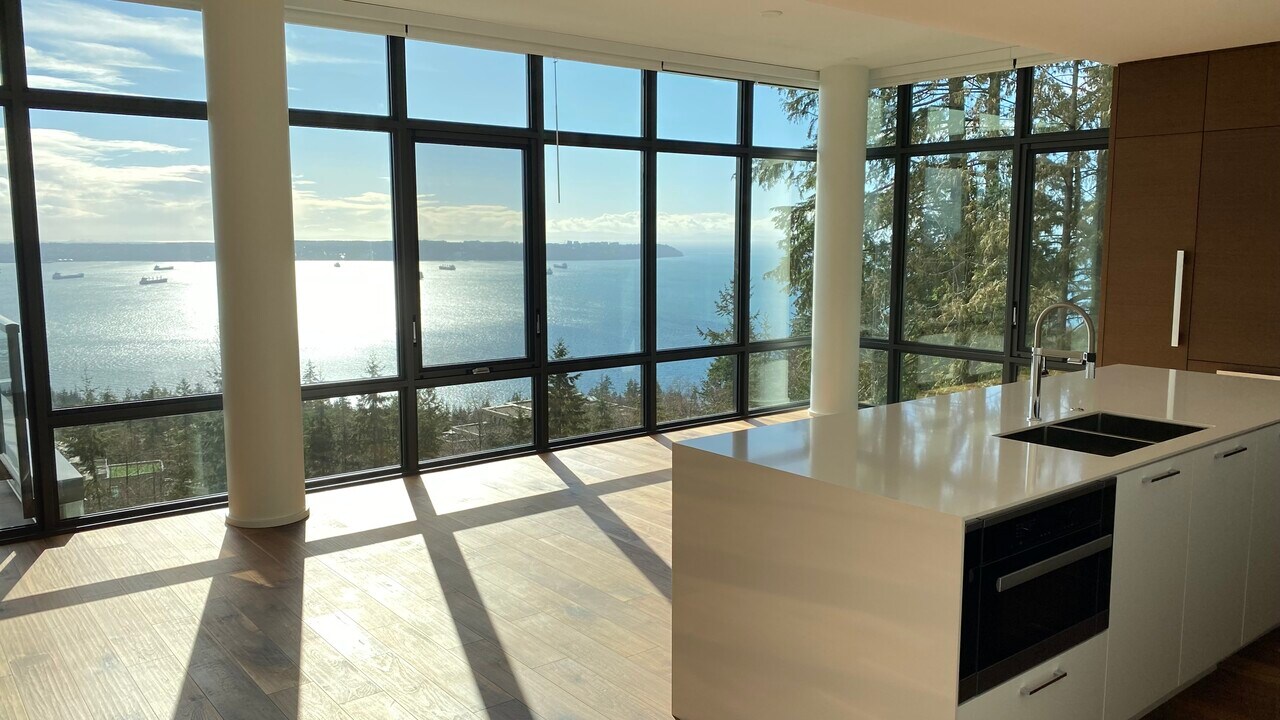 3101 Burfield Pl in West Vancouver, BC - Building Photo