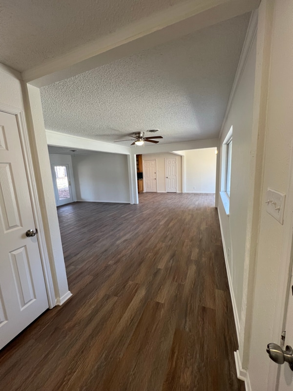 817 Wade Dr in Bedford, TX - Foto de edificio - Building Photo